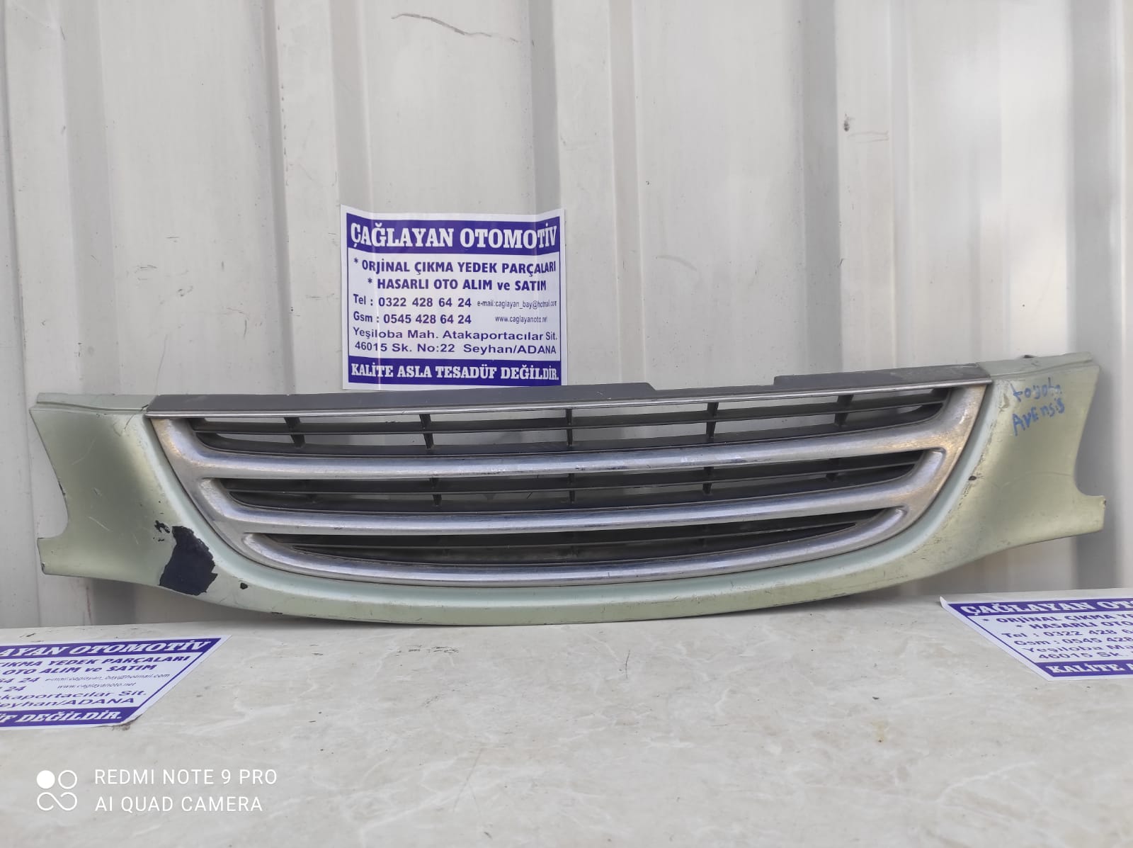 Toyota Avensis Ön Panjur